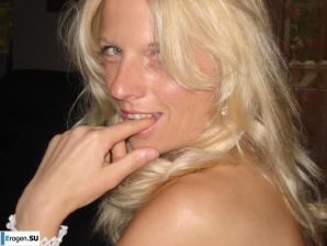 The coveted mature German woman poses for her boy. Part 2. Thumb 6