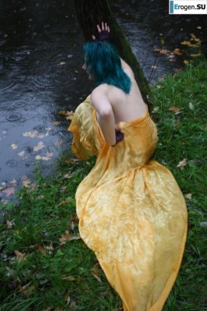 Eve in the park. Thumb 19