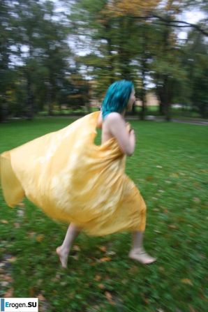 Eve in the park. Thumb 36