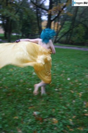 Eve in the park. Thumb 37