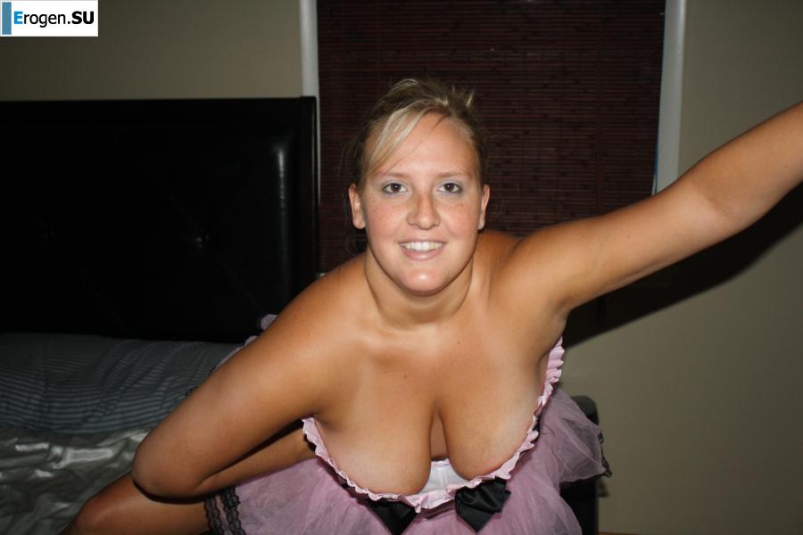 The donut girl and her personal photos. Photo 34