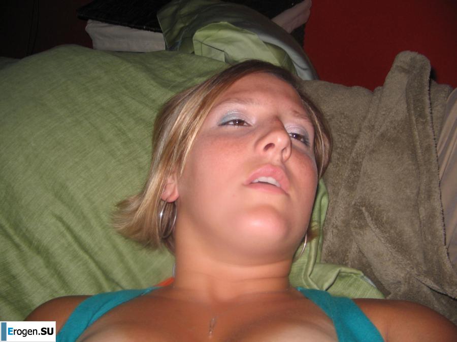 The donut girl and her personal photos. Photo 7