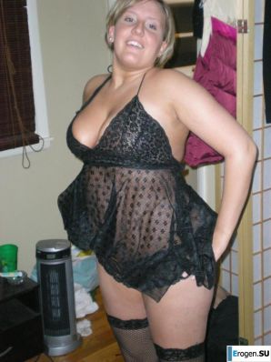 The donut girl and her personal photos. Thumb 25