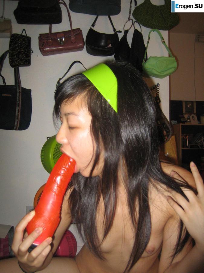 Азиатка развлекается дома. Часть 2. Фото 27