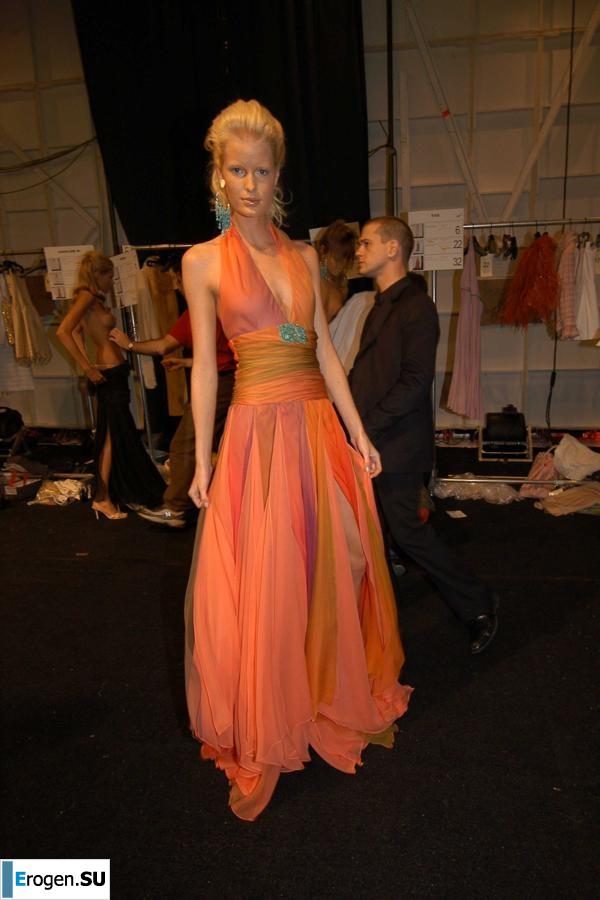 Dressing rooms, latrines, changing rooms for models. Photo 29