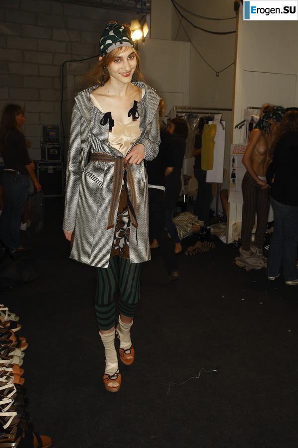 Гримерные, уборные, раздевалки моделей. Часть 2. Фото 20