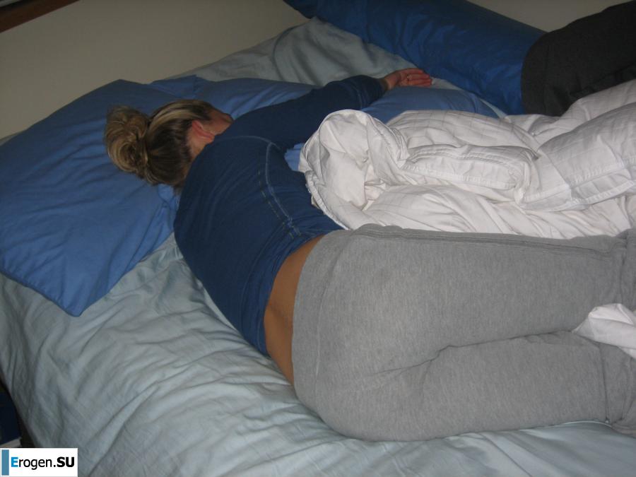 Blonde, muscled and friends. Photo 16