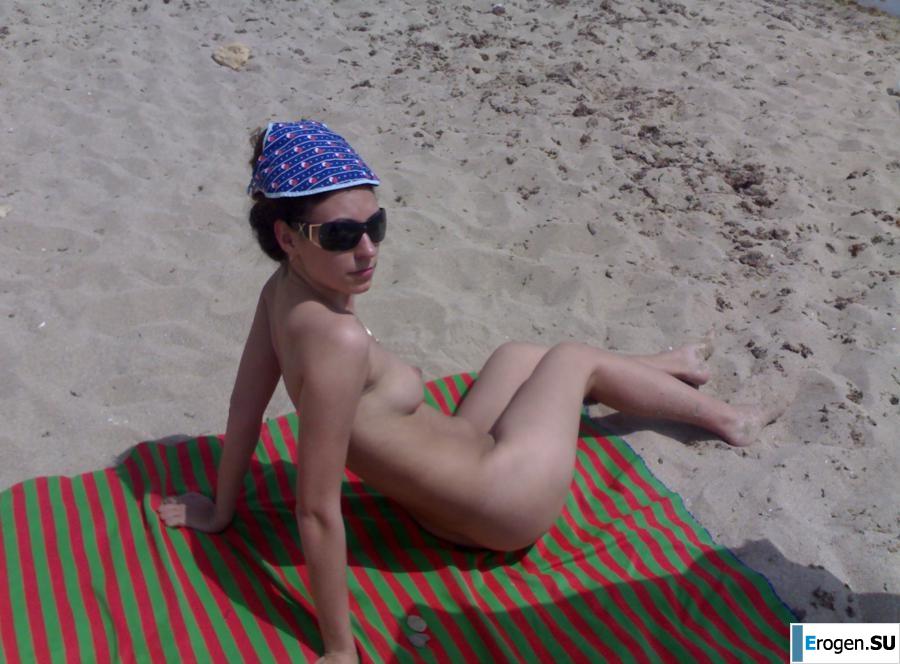 in support of Yanukovych, and on the beach. Photo 30