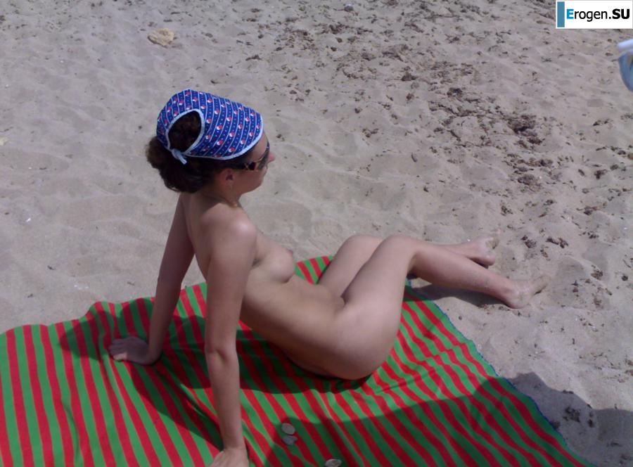 in support of Yanukovych, and on the beach. Photo 32