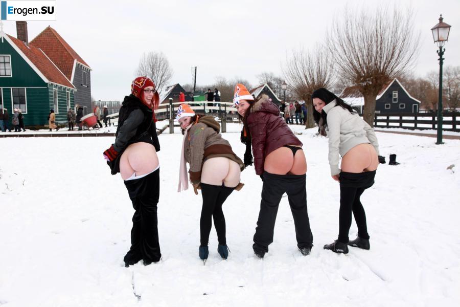 Dutch nudists in winter. Part 2. Photo 16