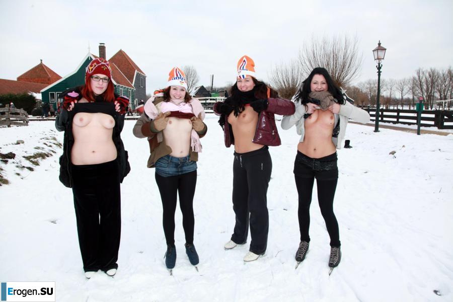 Dutch nudists in winter. Part 2. Photo 17