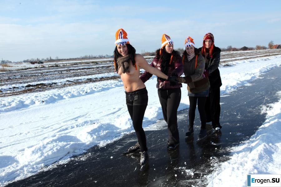 Dutch nudists in winter. Part 2. Photo 31