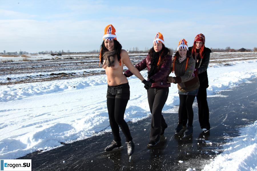 Dutch nudists in winter. Part 2. Photo 32