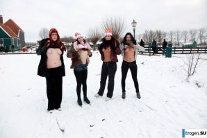 Dutch nudists in winter. Part 2. Thumb 19