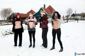 Dutch nudists in winter. Part 2. Thumb 21