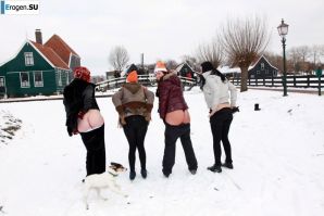 Dutch nudists in winter. Part 2. Thumb 6