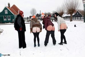 Dutch nudists in winter. Part 2. Thumb 8