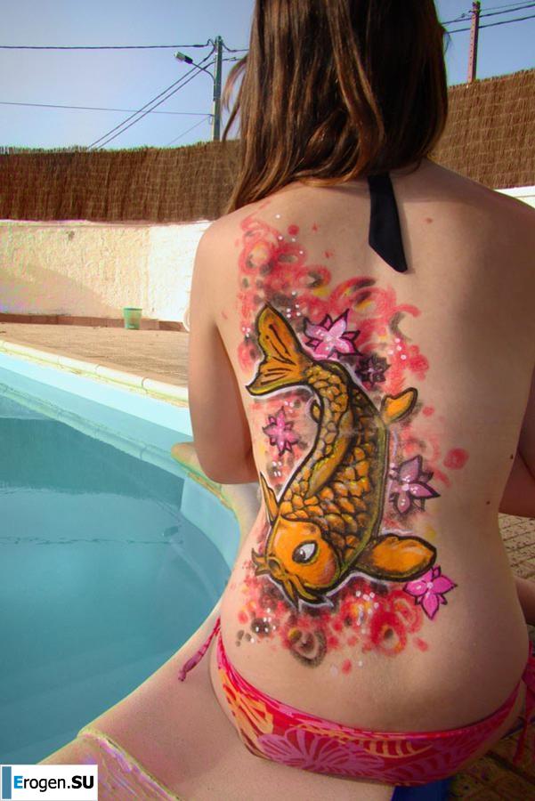 Graffiti on Girls. Photo 10