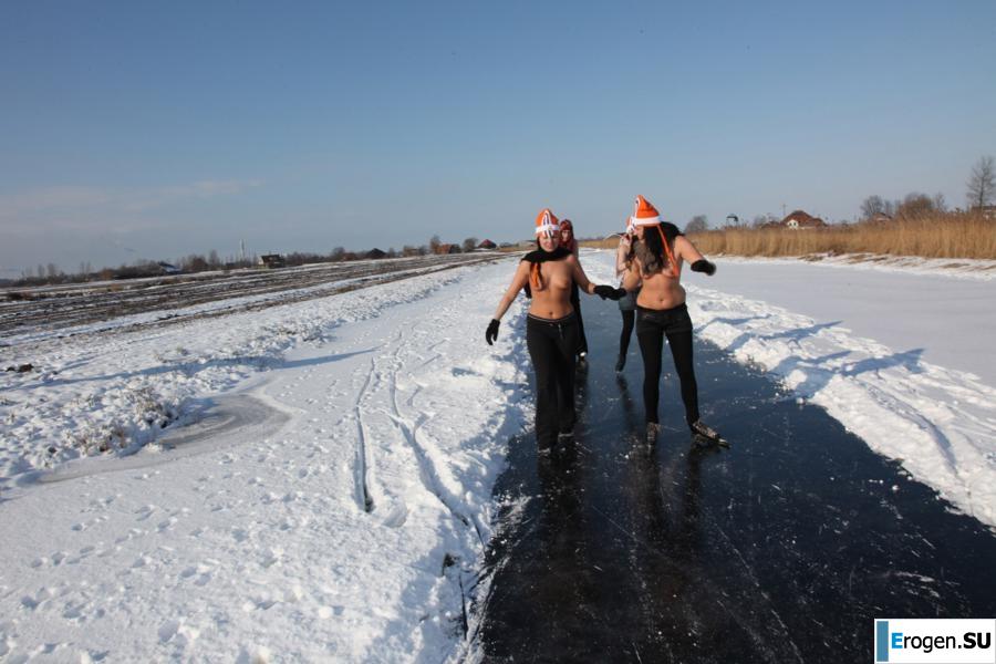 Dutch nudists in winter. Part 3. Photo 16