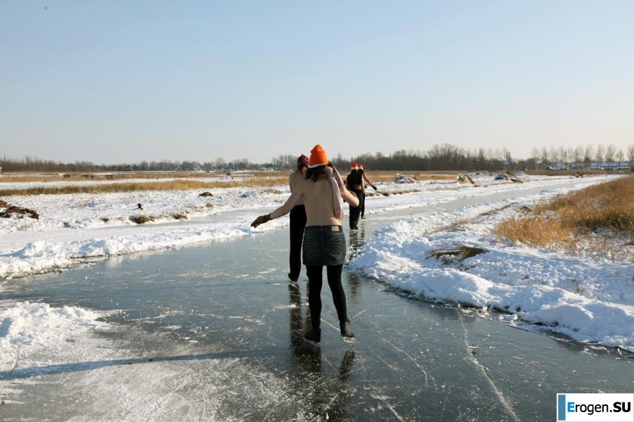 Dutch nudists in winter. Part 3. Photo 25