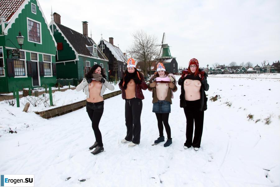Dutch nudists in winter. Part 3. Photo 28