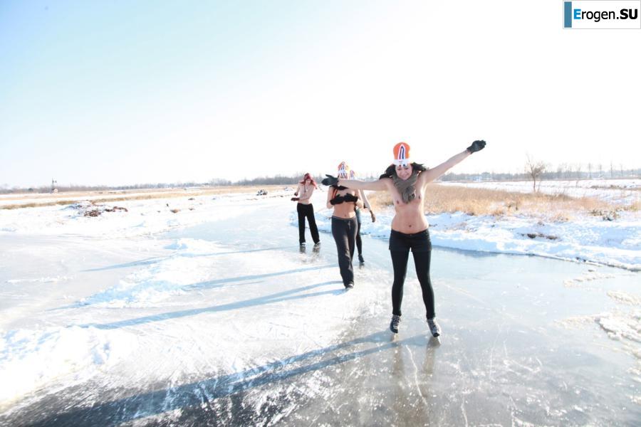 Dutch nudists in winter. Part 3. Photo 36