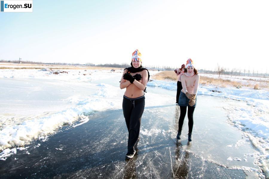 Dutch nudists in winter. Part 3. Photo 38