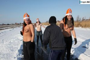 Dutch nudists in winter. Part 3. Thumb 7
