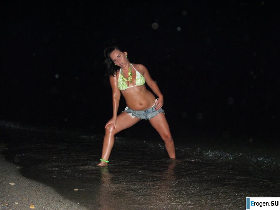 Brunette with forms. Part 2. Photo 36