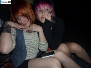 Бухие русские неформалки на крыше. Эскиз 17