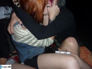 Бухие русские неформалки на крыше. Эскиз 19