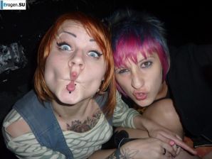 Бухие русские неформалки на крыше. Эскиз 21