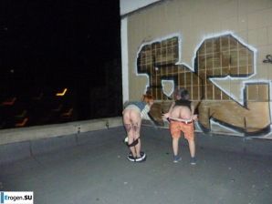 Бухие русские неформалки на крыше. Эскиз 30