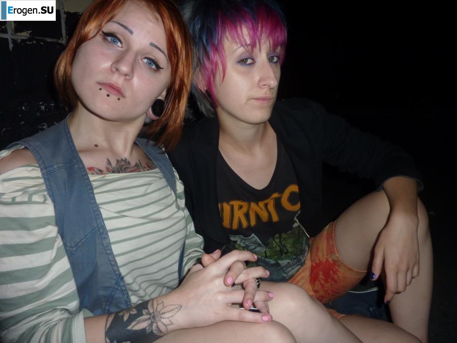 Бухие русские неформалки на крыше. Часть 3. Фото 9