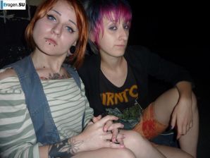 Бухие русские неформалки на крыше. Часть 3. Эскиз 9