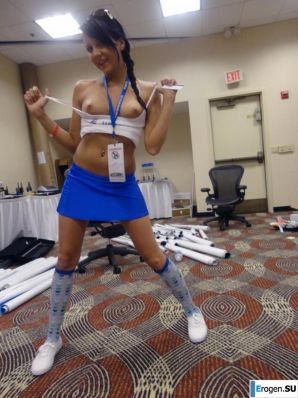 группы девушек промоутеров. Эскиз 8