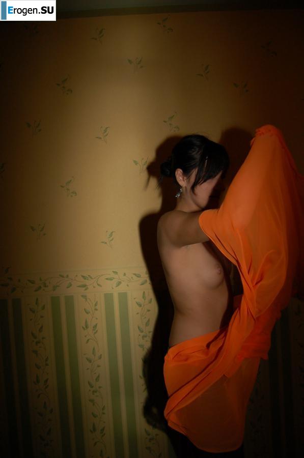 Brunette home photo session. Photo 11