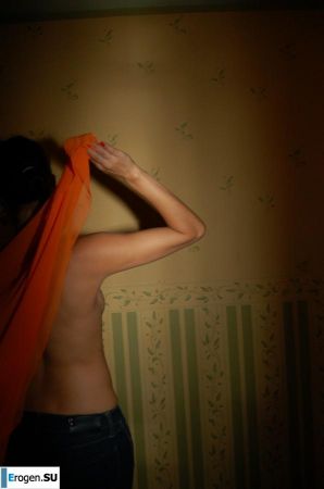 Brunette home photo session. Thumb 13