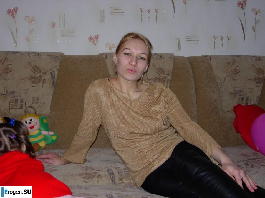 Officer's Wife. Photo 14