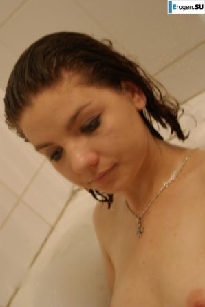 The girl in the bathroom plays with wax. Thumb 13