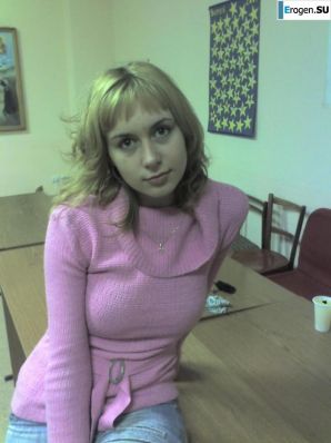 Дэвушка и ковер. Эскиз 18