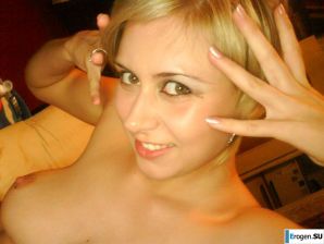 Дэвушка и ковер. Эскиз 30