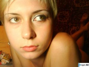 Дэвушка и ковер. Эскиз 34