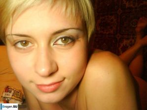 Дэвушка и ковер. Эскиз 35