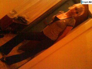 Дэвушка и ковер. Эскиз 37