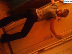 Дэвушка и ковер. Эскиз 38