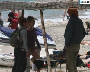 И снова хиппи. Теперь на пляжу. Эскиз 18