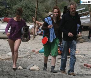 И снова хиппи. Теперь на пляжу. Эскиз 20