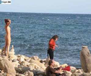 И снова хиппи. Теперь на пляжу. Эскиз 32