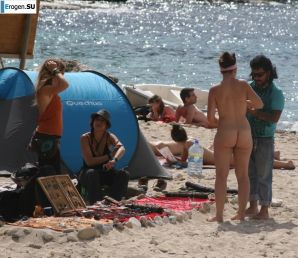 And again, hippies. Now on the beach. Part 2. Thumb 8